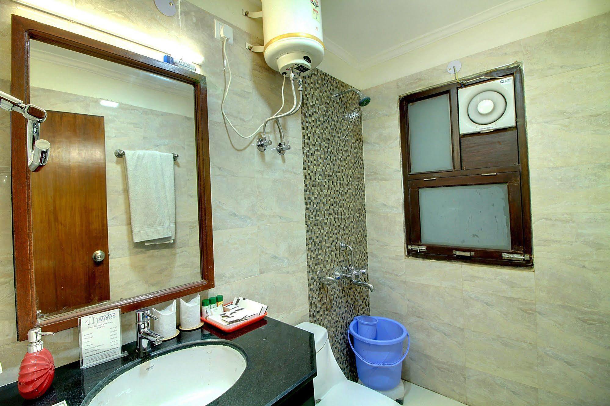 Hotel STAAYZ Premium Gurgaon Exterior foto