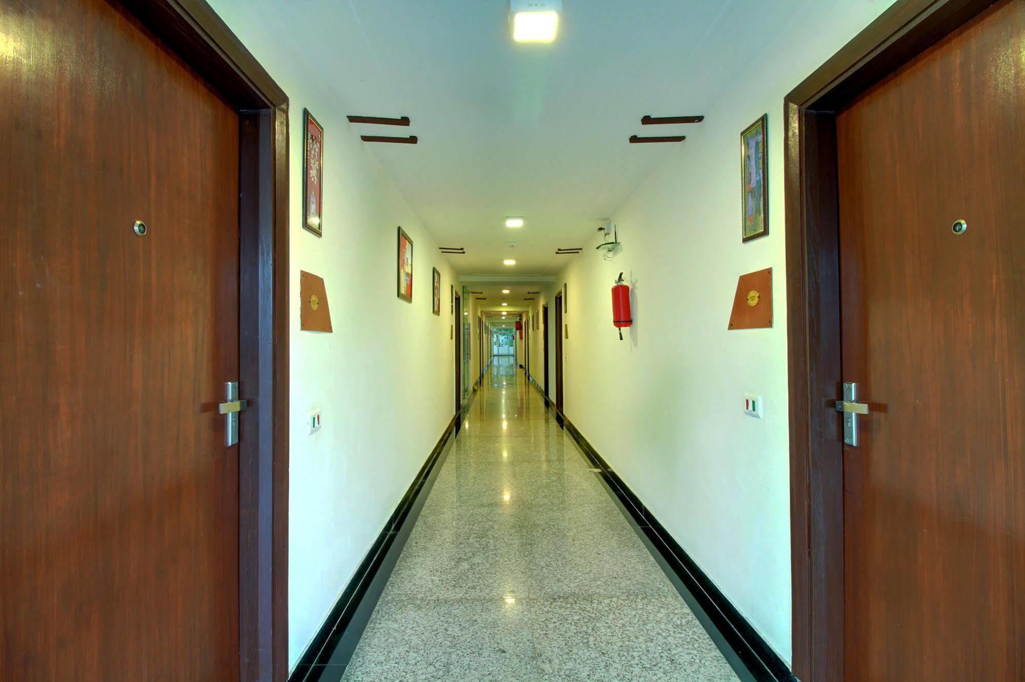 Hotel STAAYZ Premium Gurgaon Exterior foto
