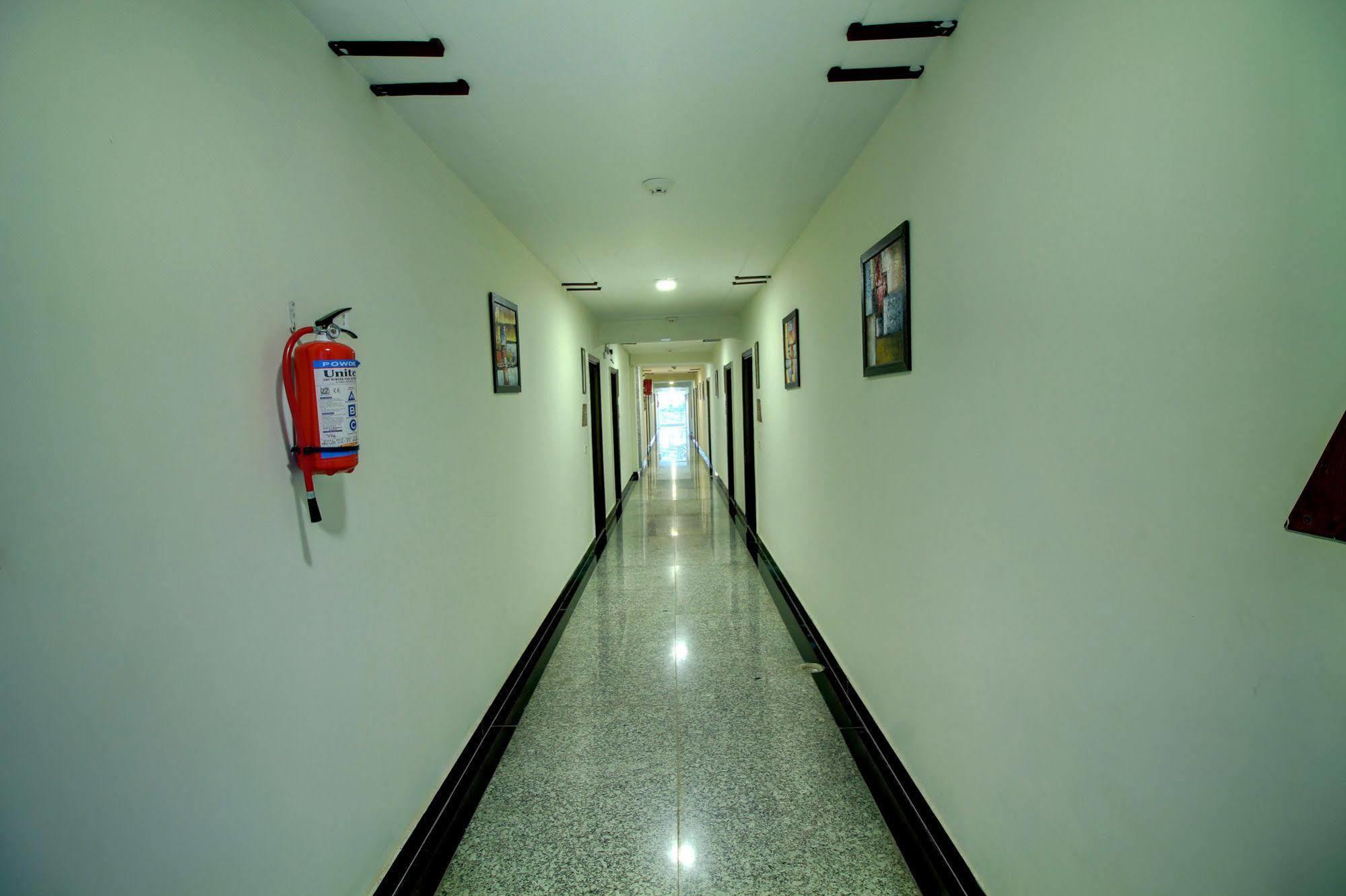 Hotel STAAYZ Premium Gurgaon Exterior foto