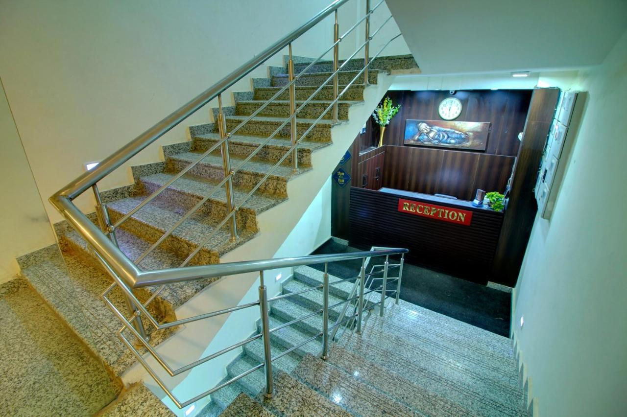 Hotel STAAYZ Premium Gurgaon Exterior foto